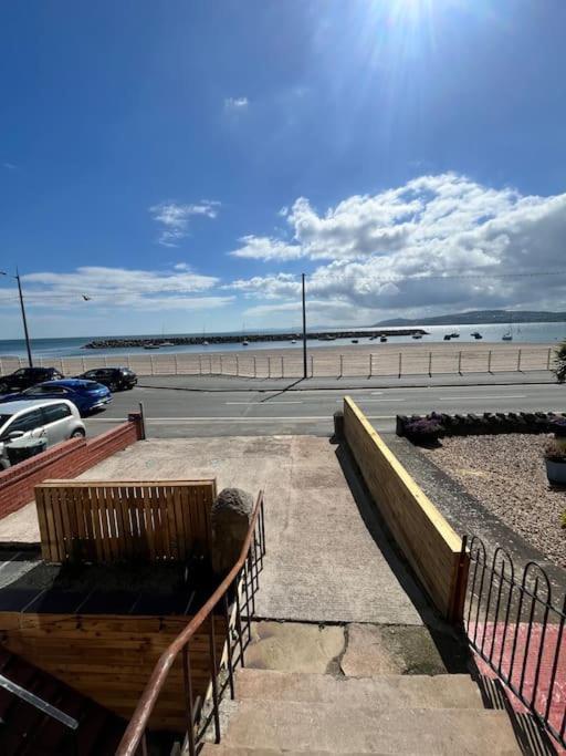 Stunning 2 Bedroom Ground Floor Sea View Apartment Rhôs-on-Sea Exteriör bild