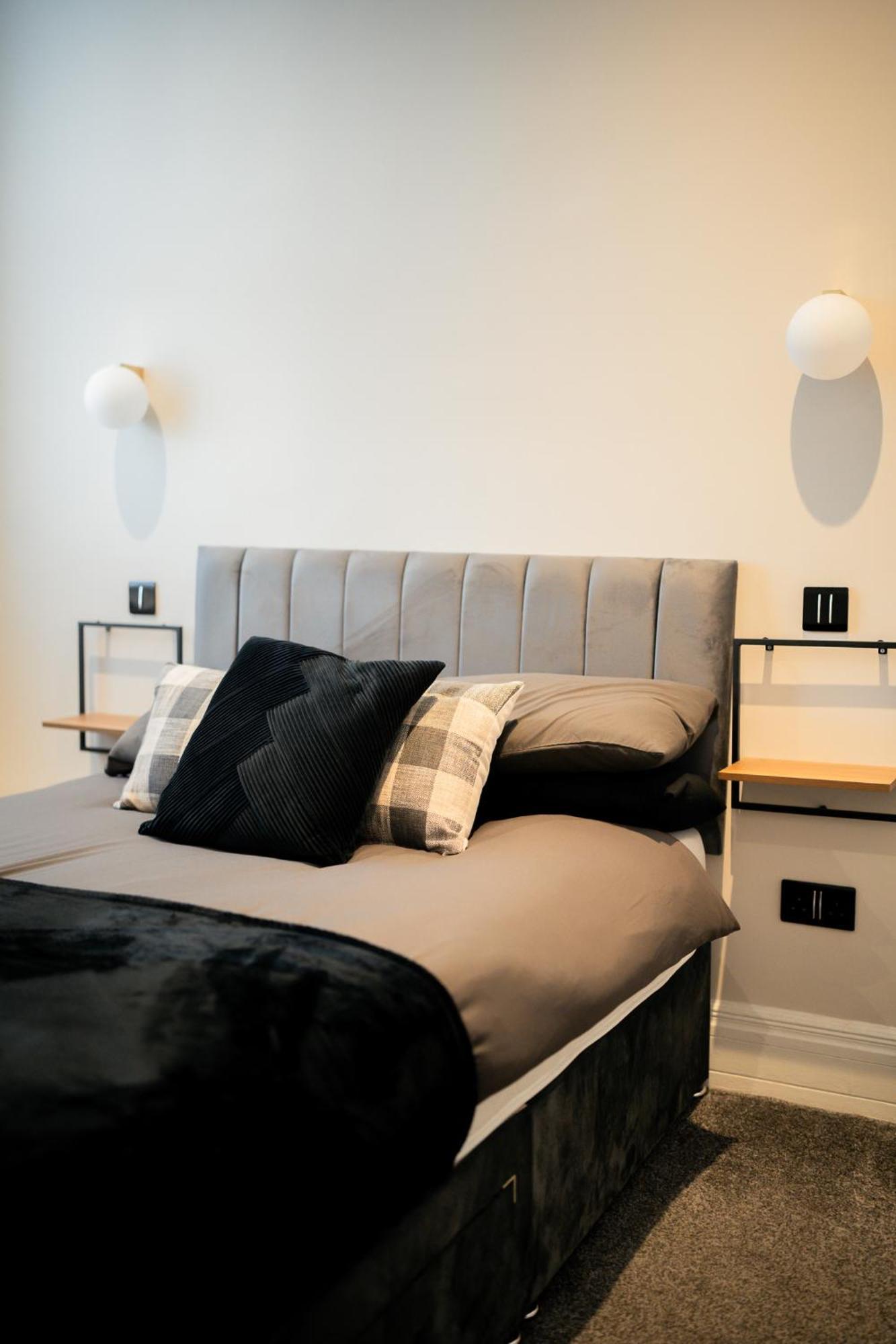 Stunning 2 Bedroom Ground Floor Sea View Apartment Rhôs-on-Sea Exteriör bild