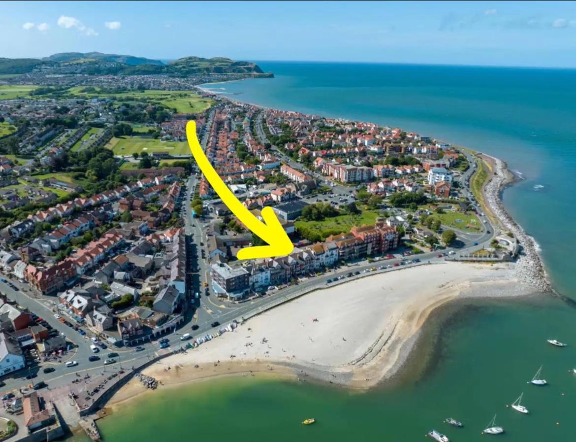 Stunning 2 Bedroom Ground Floor Sea View Apartment Rhôs-on-Sea Exteriör bild